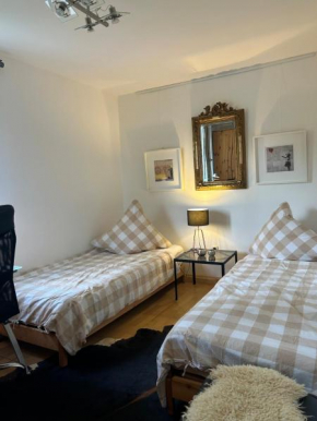 Martin Balcony Apartment 8 pers Munich suburb, quiet
